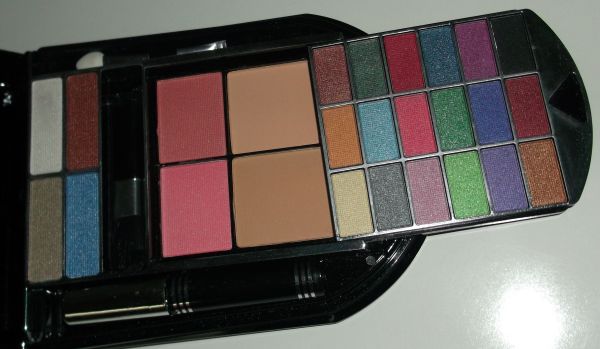 kit de maquiagem Ruby  rose 22 cores